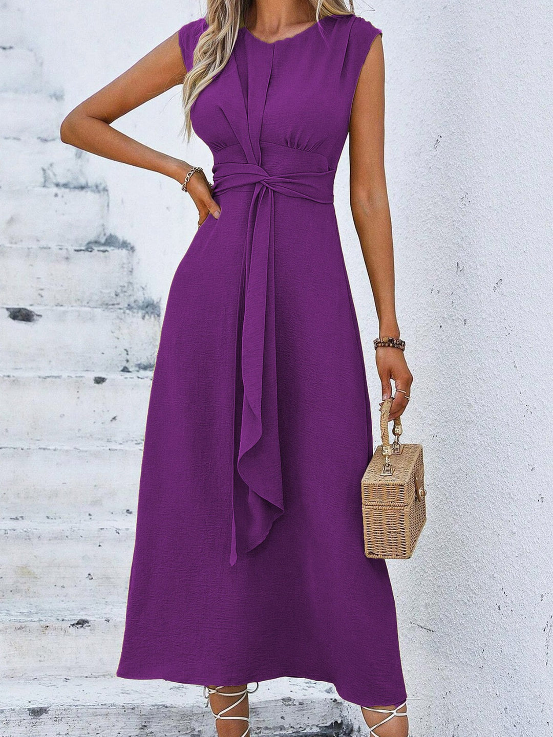 Eva - Vestito elegante senza maniche con cintura regolabile