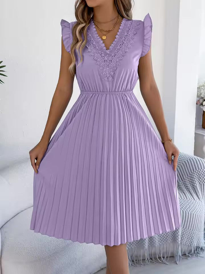 Chloe – Casual V-Neck Maxi Dress with Lace Detail